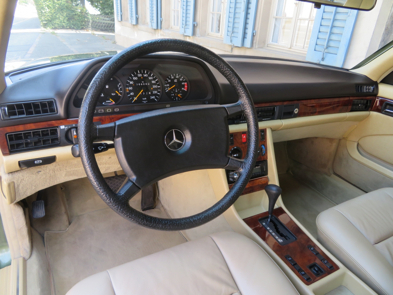 Mercedes-Benz 380 SEC Coupé