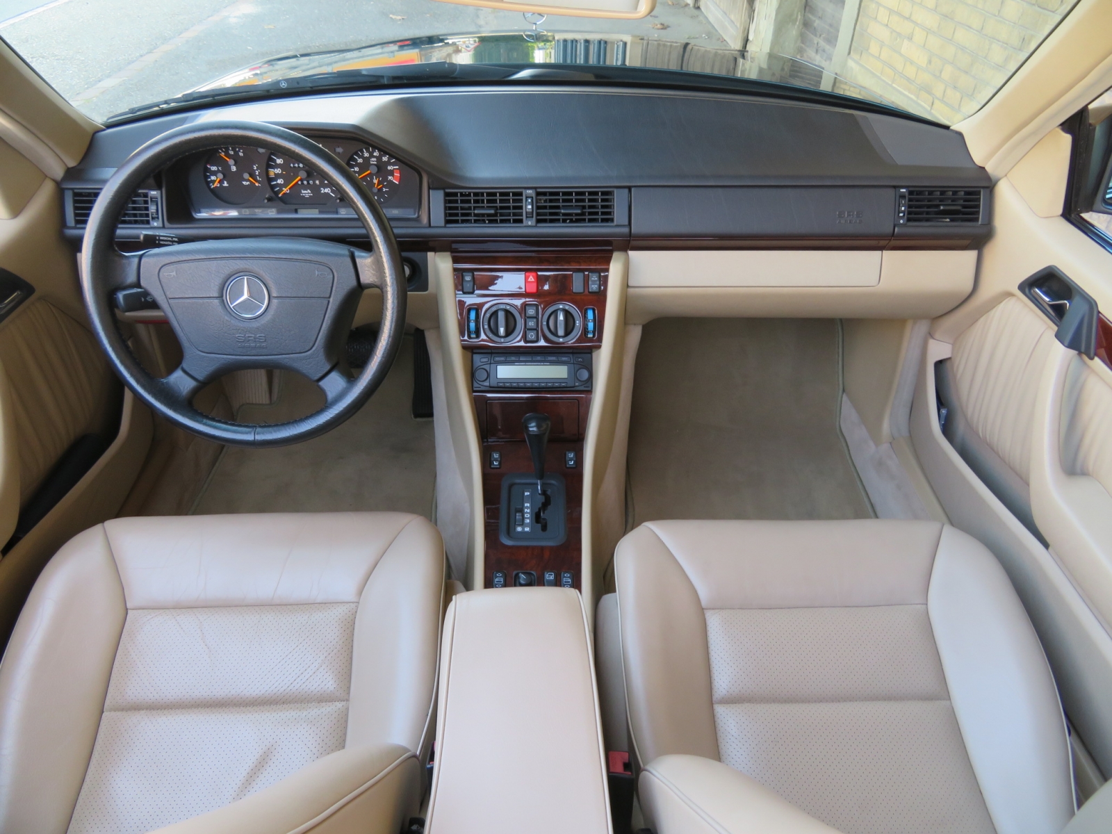 Mercedes-Benz E 220 Cabriolet