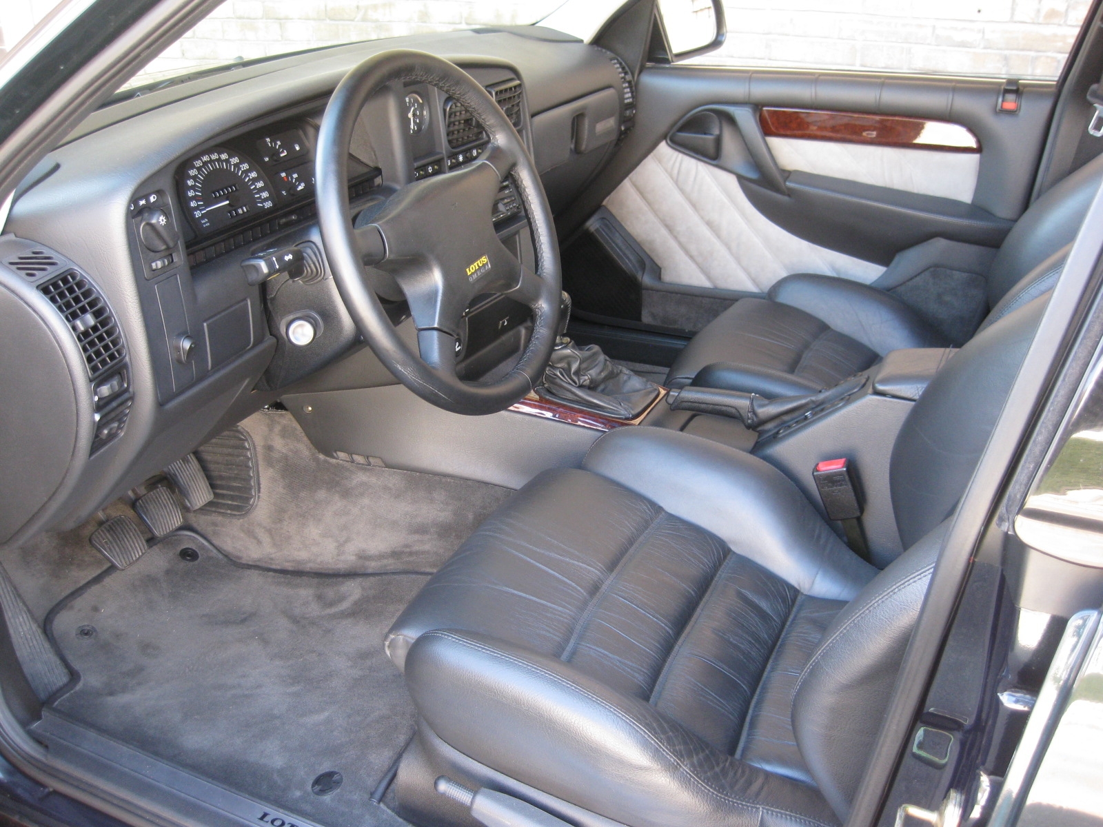 Opel Lotus Omega Limousine