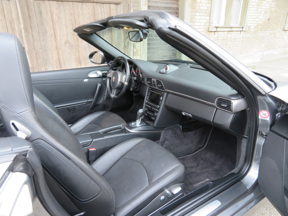 Porsche 911 Carrera Cabriolet