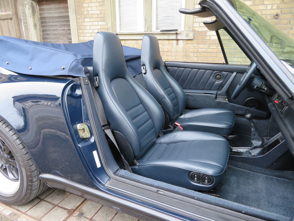 Porsche 911 Carrera Cabriolet