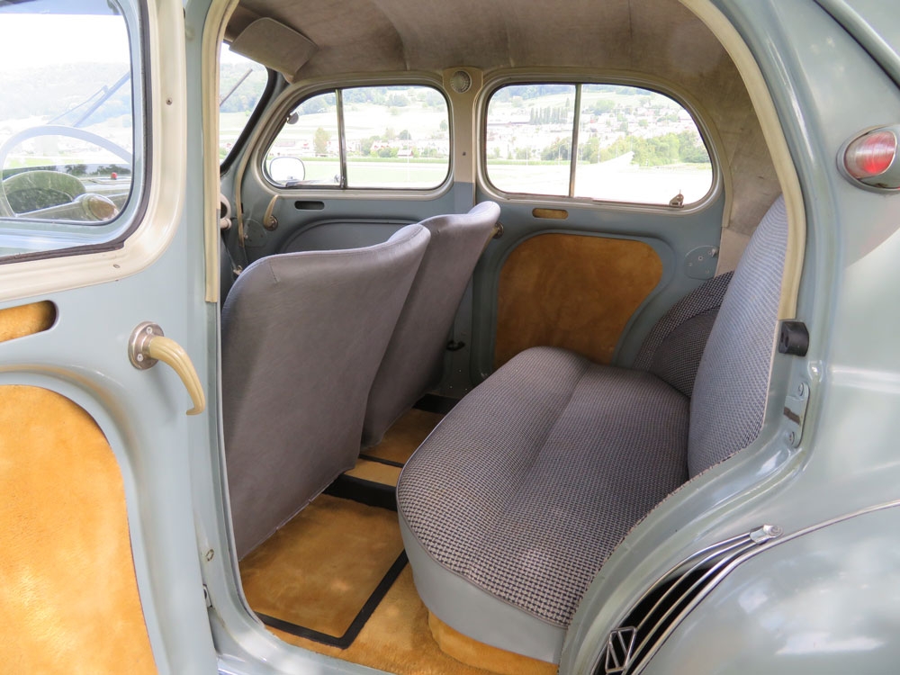 Renault 4 CV Limousine