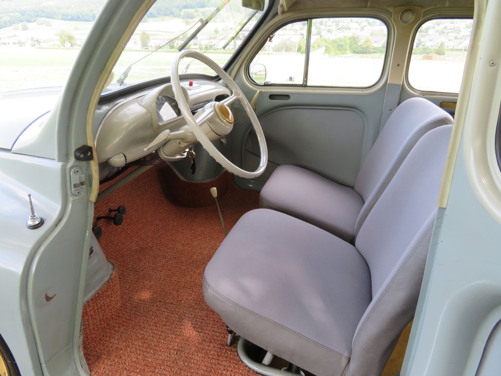 Renault 4 CV Limousine