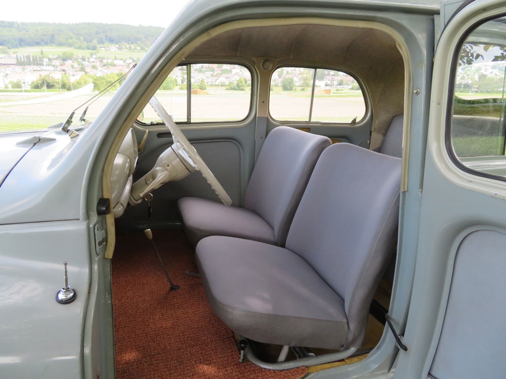 Renault 4 CV Limousine