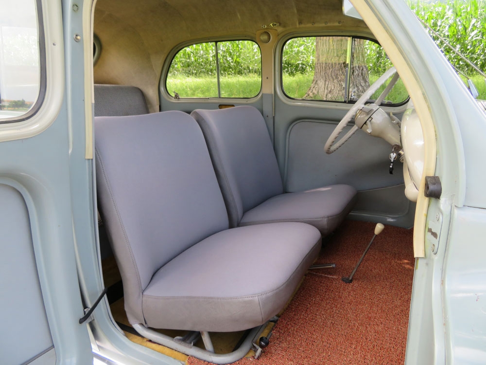 Renault 4 CV Limousine