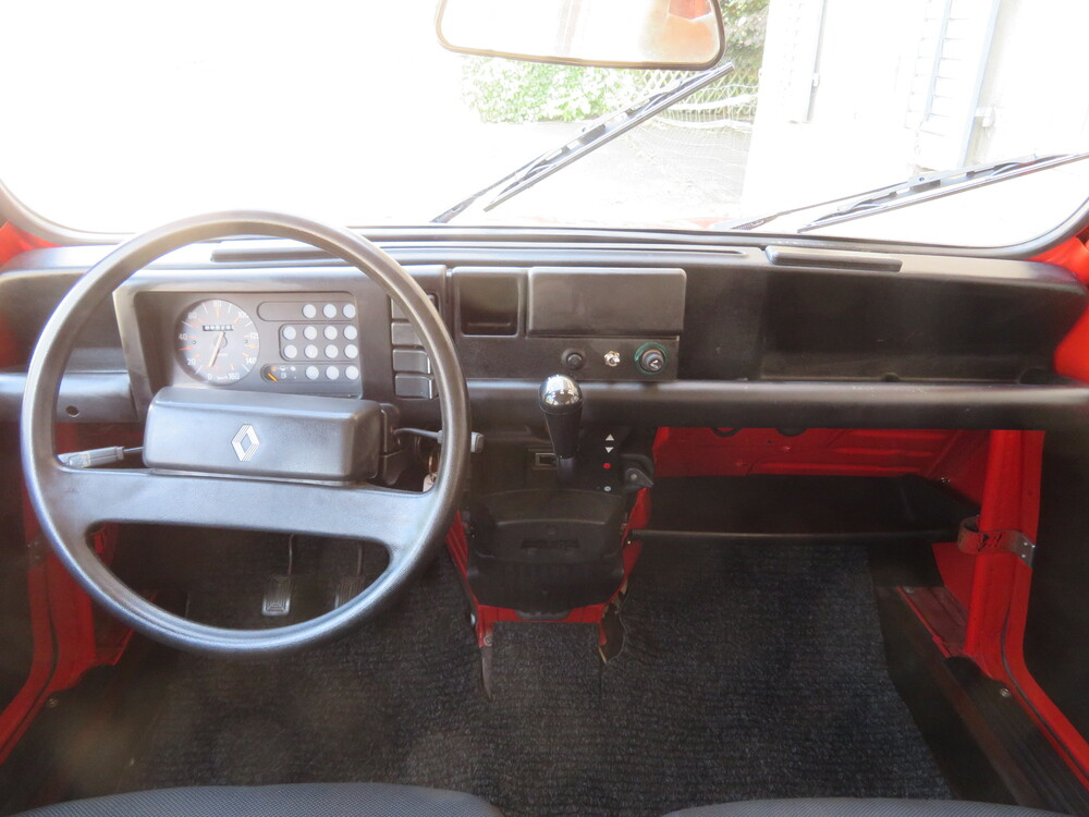 Renault R4 Sinpar (4x4) Limousine