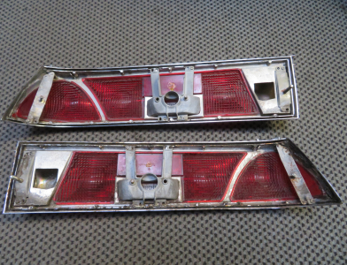 Mercedes-Benz W111 Heckleuchtengläser